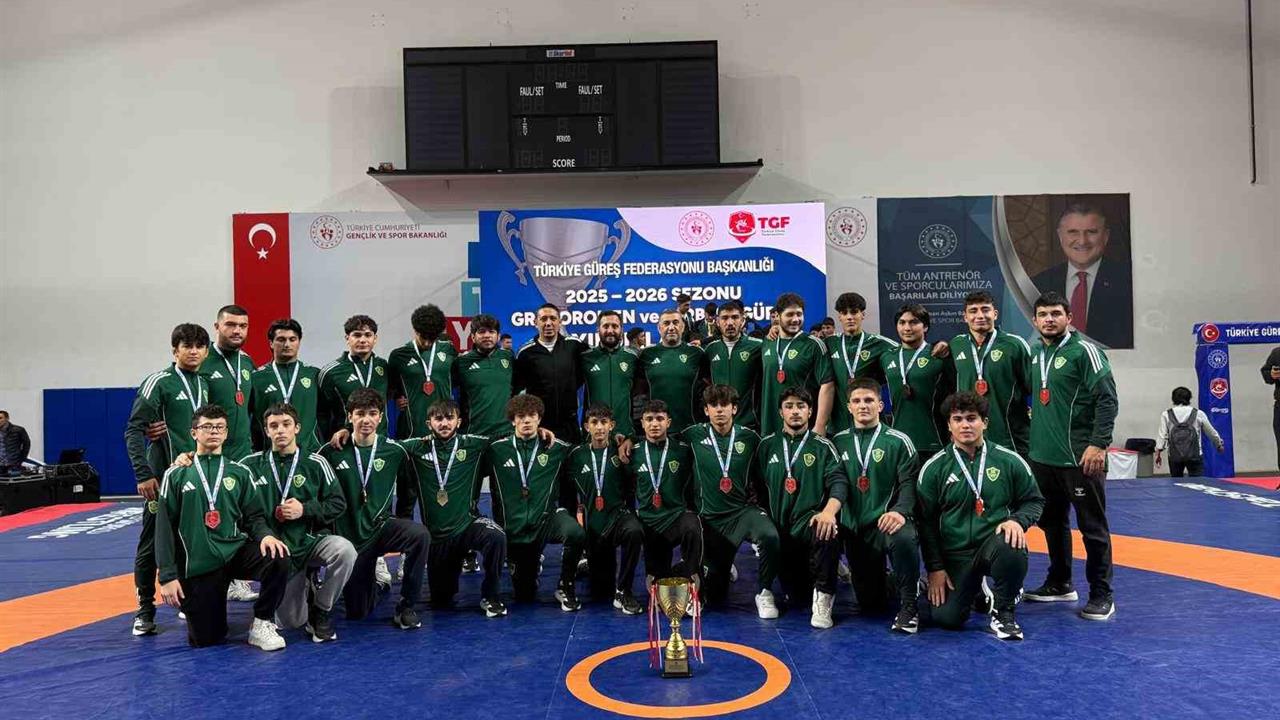 Kayseri'de Yapılan Grekoromen Güreş Yıldızlar Ligi'nde Kayseri Şekerspor Şampiyonluk İlan Etti