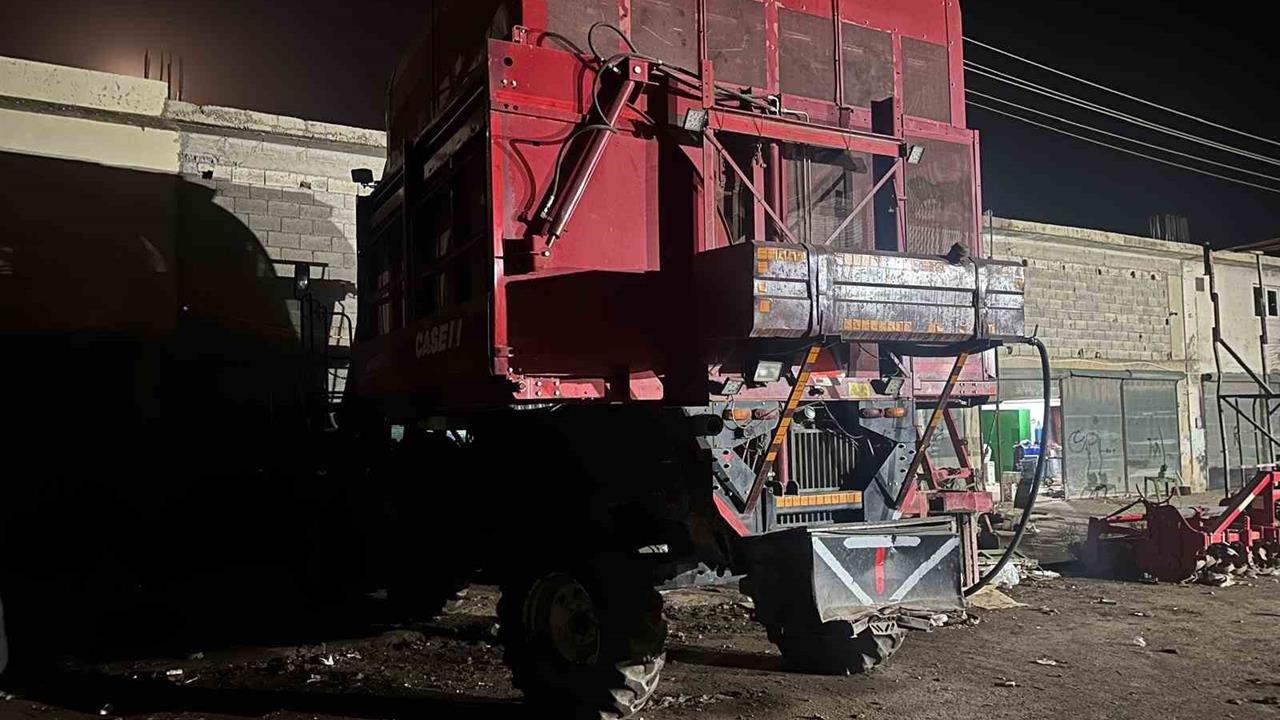 Şanlıurfa Eyyübiye'de Biçerdöverin 1 Milyon TL'lik Parçaları Çalındı