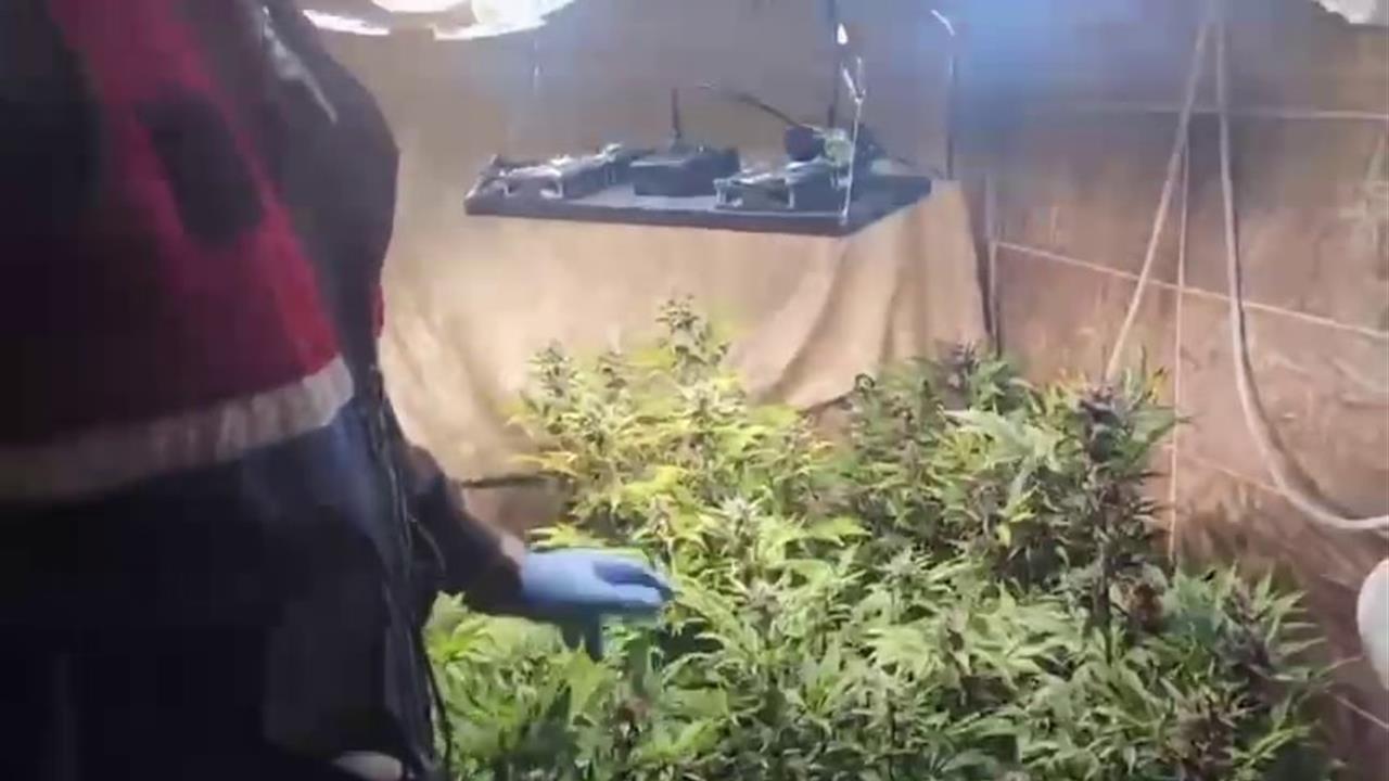 Sakarya Geyve'de Uyuşturucu Üretimi Yapan İki Kişi Gözaltına Alındı