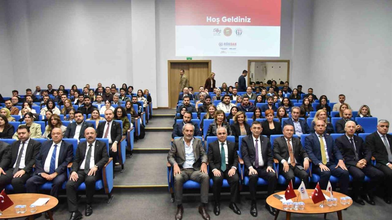 Gaziantep'te "Güç Gençte, Gelecek Gaziantep'te" Projesi Kapsamında Çalıştay Yapıldı