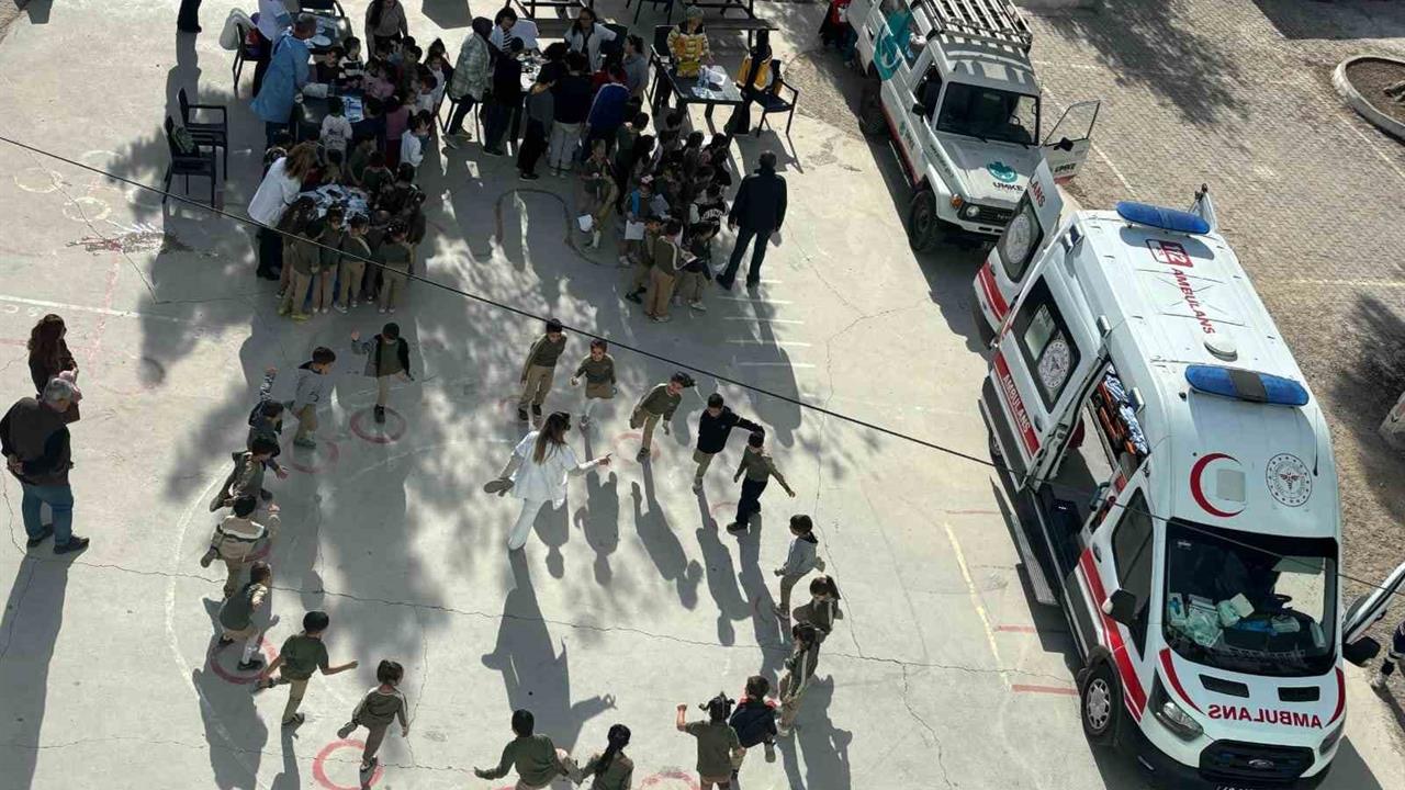 Milas 23 Nisan İlkokulu'nda Sağlıklı Çocuk Programı Uygulandı