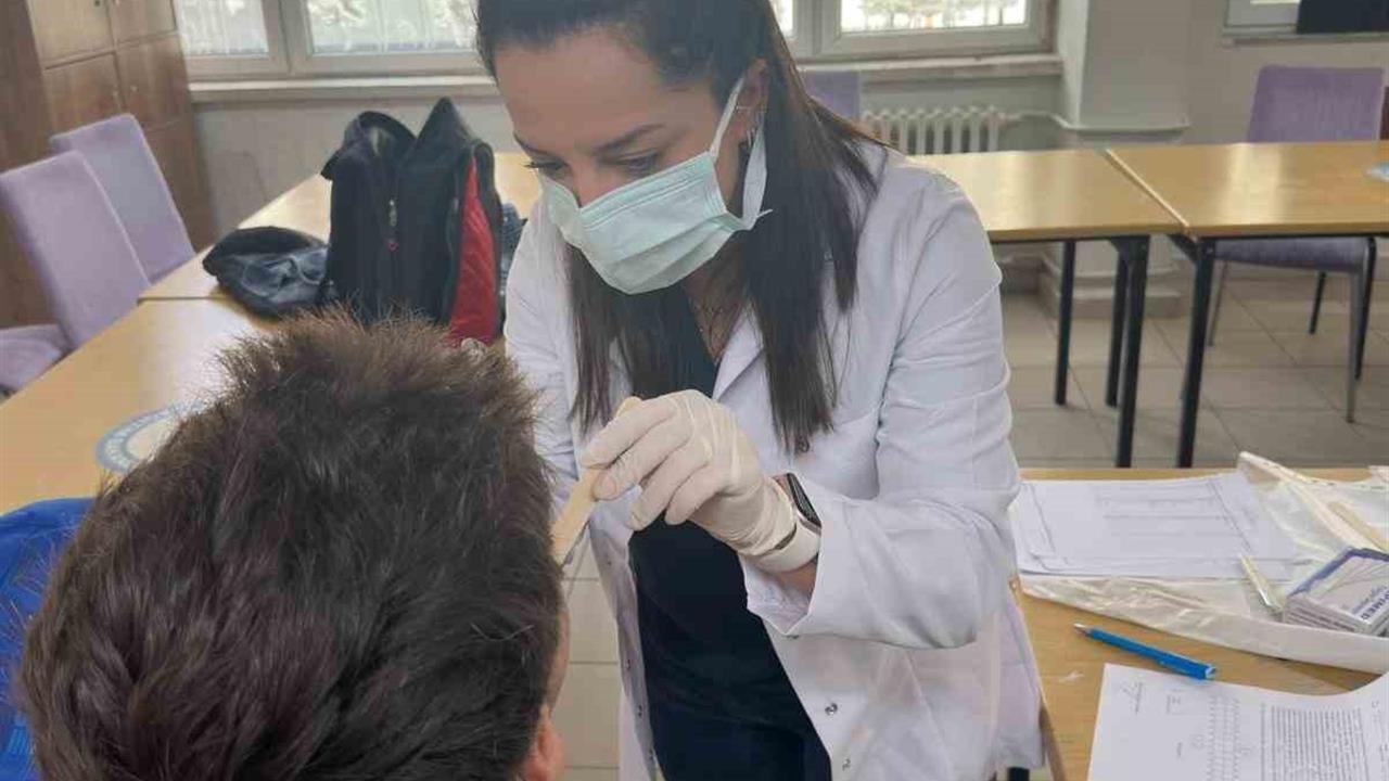 Düzce Merkez'de 150 Öğrenciye Ağız ve Diş Sağlığı Taraması Gerçekleştirildi
