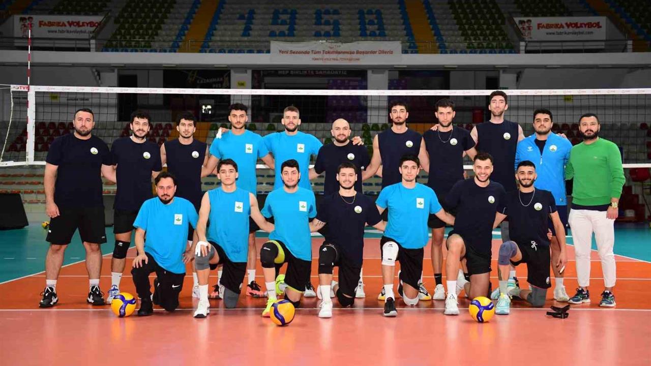 Osmangazi Belediyespor, Bursa'da Galibiyet İçin Kenetlendi ve Play-Off Hedefi Belirledi.
