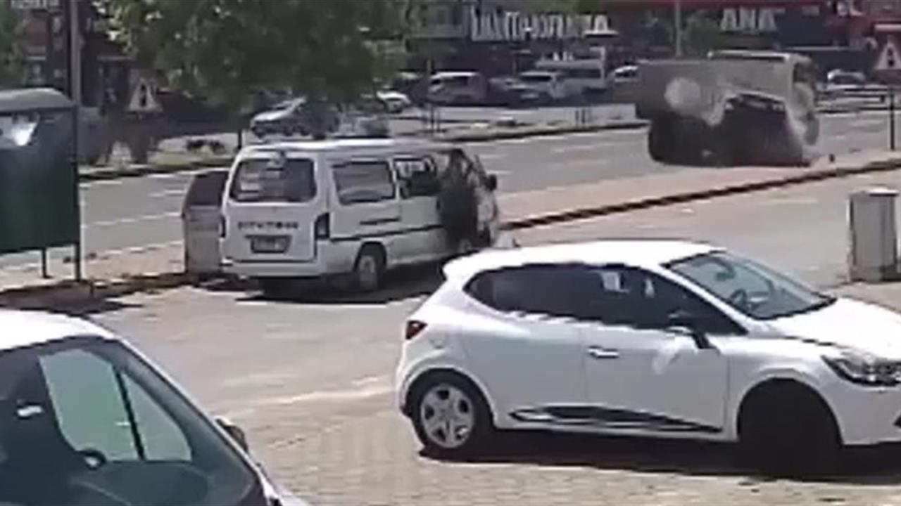 Kayseri'de Meydana Gelen Trafik Kazasında Sürücü Hataları Görüntülendi