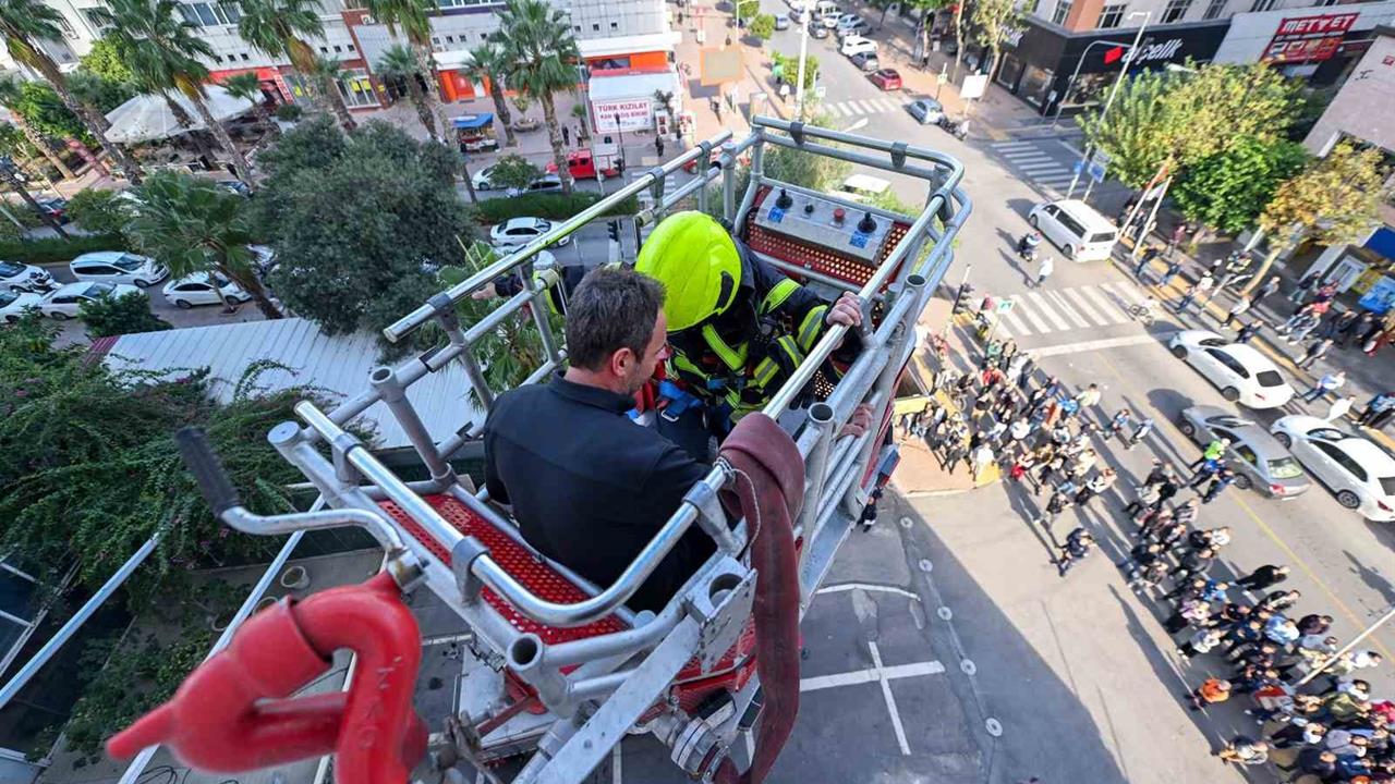 Mersin'de İş Merkezinde Yapılan Yangın Tatbikatında Farkındalık Artırıldı