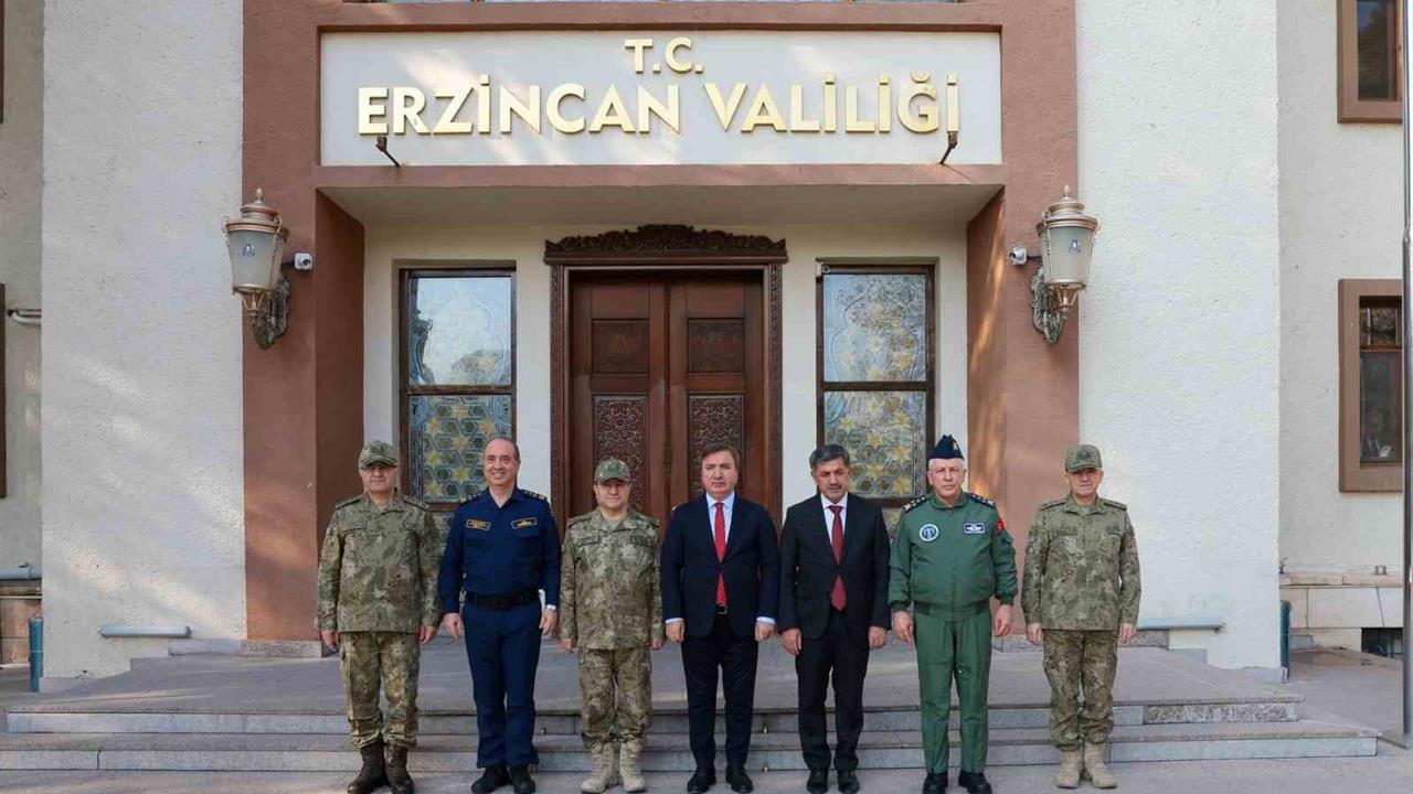 Genelkurmay Başkanı Orgeneral Selçuk Bayraktaroğlu, Erzincan'da Valilik Ziyareti Gerçekleştirdi