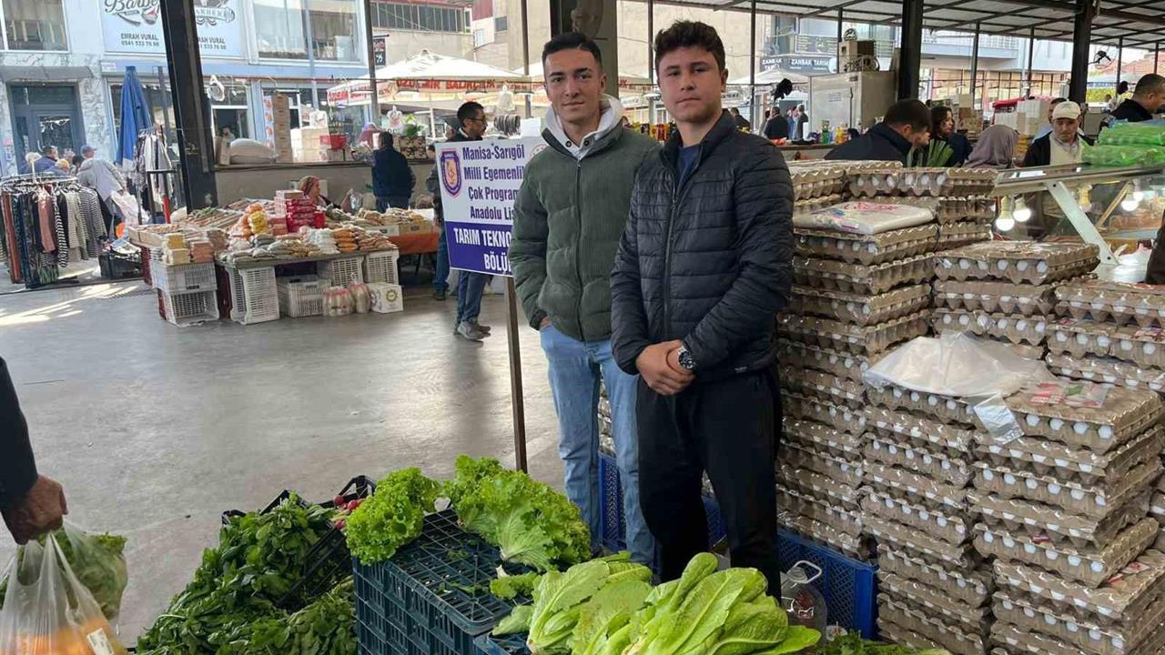Manisa Sarıgöl'de Öğrenciler Tarım Ürünleri Satarak Okuluna Gelir Sağlıyor