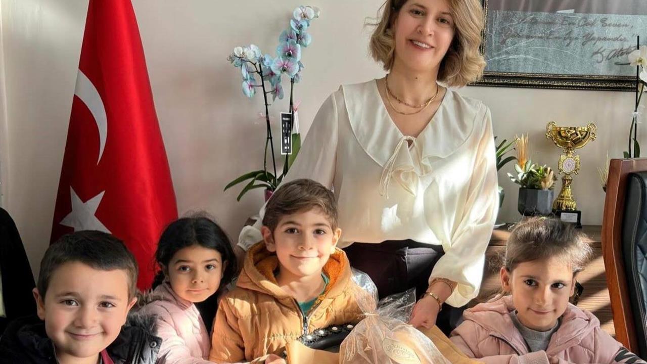 Kütahya Altıntaş'ta Öğrenciler İlçe Milli Eğitim Müdürü'ne Sıcak Bir Sürpriz Yaptı