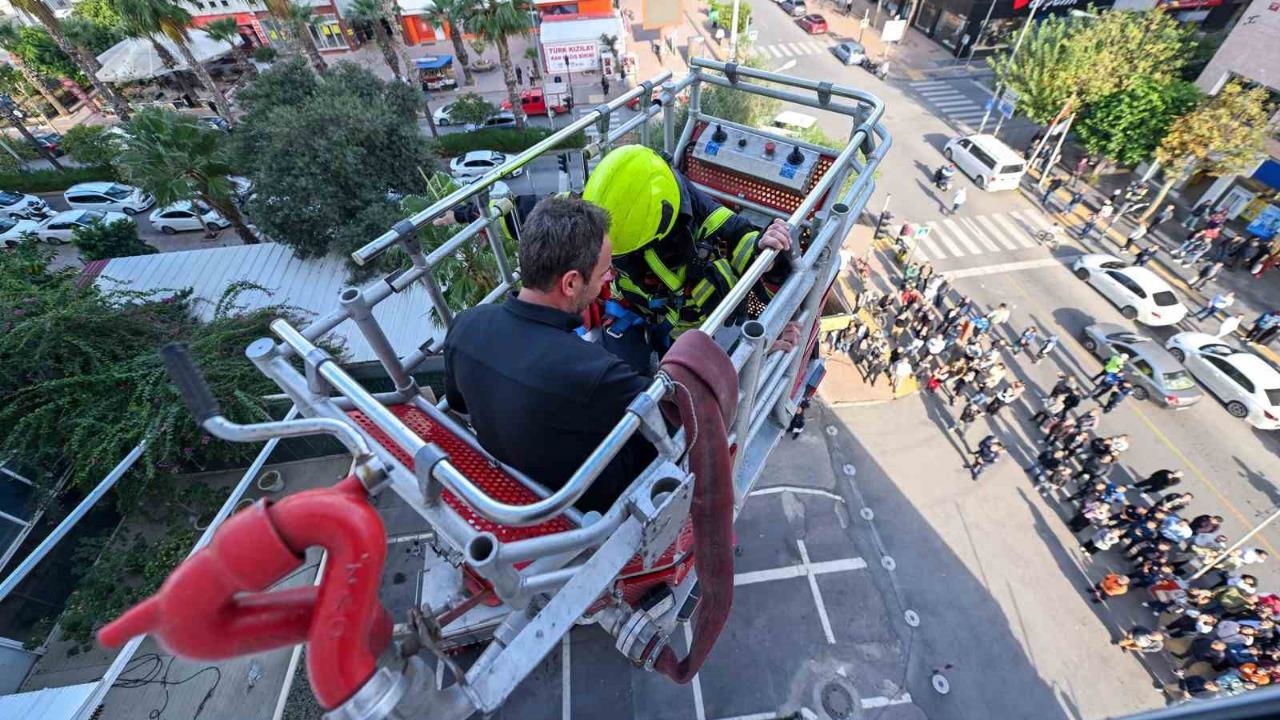 Metropol İş Merkezi’nde Yangın ve Kurtarma Tatbikatı: 26. Kattan Kurtarma