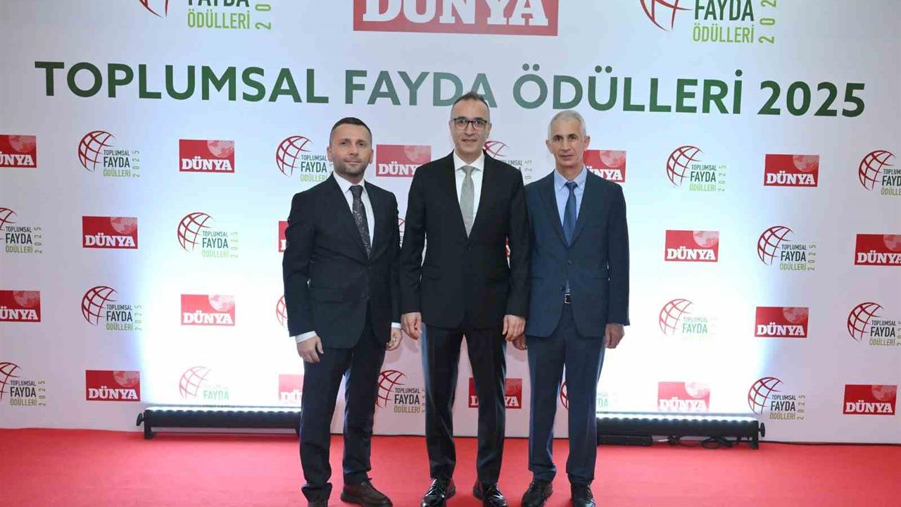 Rize Çayeli'nde Çayeli Bakır’ın Arıcılığı Geliştirme Projesi, Toplumsal Fayda Ödülleri'nde ödül aldı.