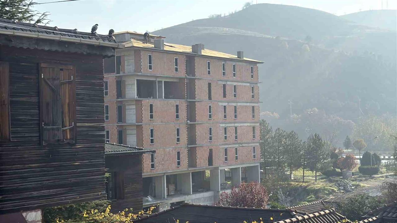 Karabük Yeşil Mahalle'deki İnşaatta Güvenlik Önlemi Alınmadığı Görüldü