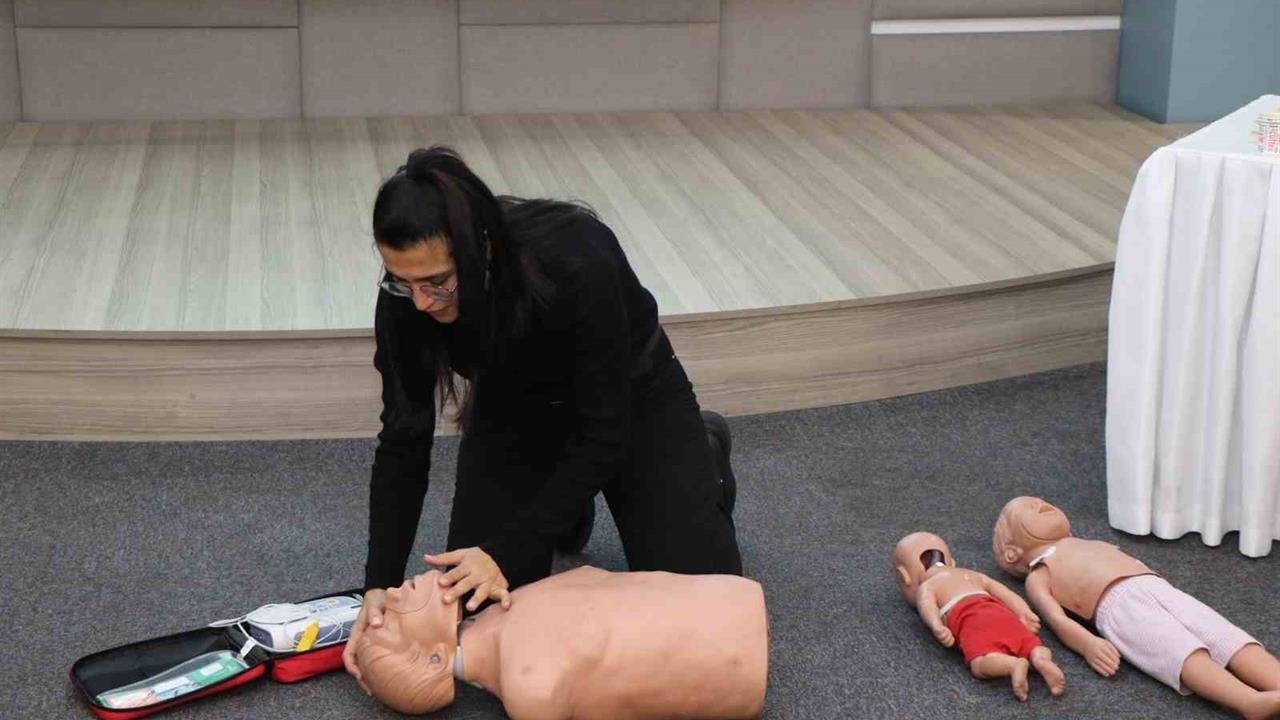 Aydın'da AYTO Üyelerine Temel İlk Yardım Eğitimi Verildi