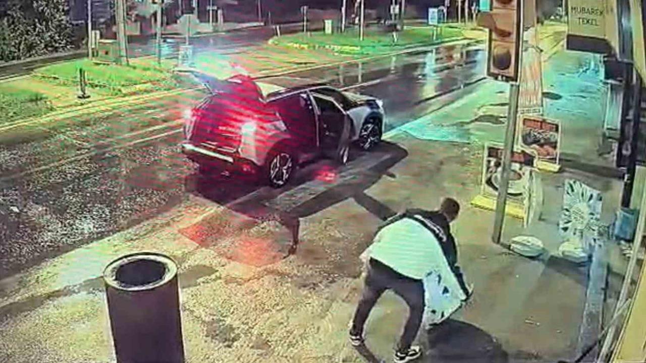 İzmir Tire'de Bir Market Önünde Gerçekleşen Hırsızlık Girişiminde Varil Alınamadı