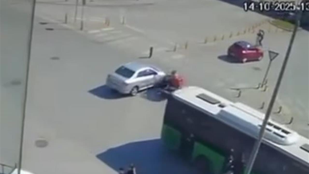 Denizli Pamukkale'de Otomobil ve Motosikletin Çarpıştığı Kazada Sürücü Yaralandı