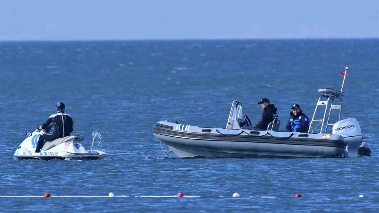 Bursa İznik'te Papa 14. Leo'nun Ziyareti İçin Dalgıçlar Göl'de Dalış Gerçekleştirdi.