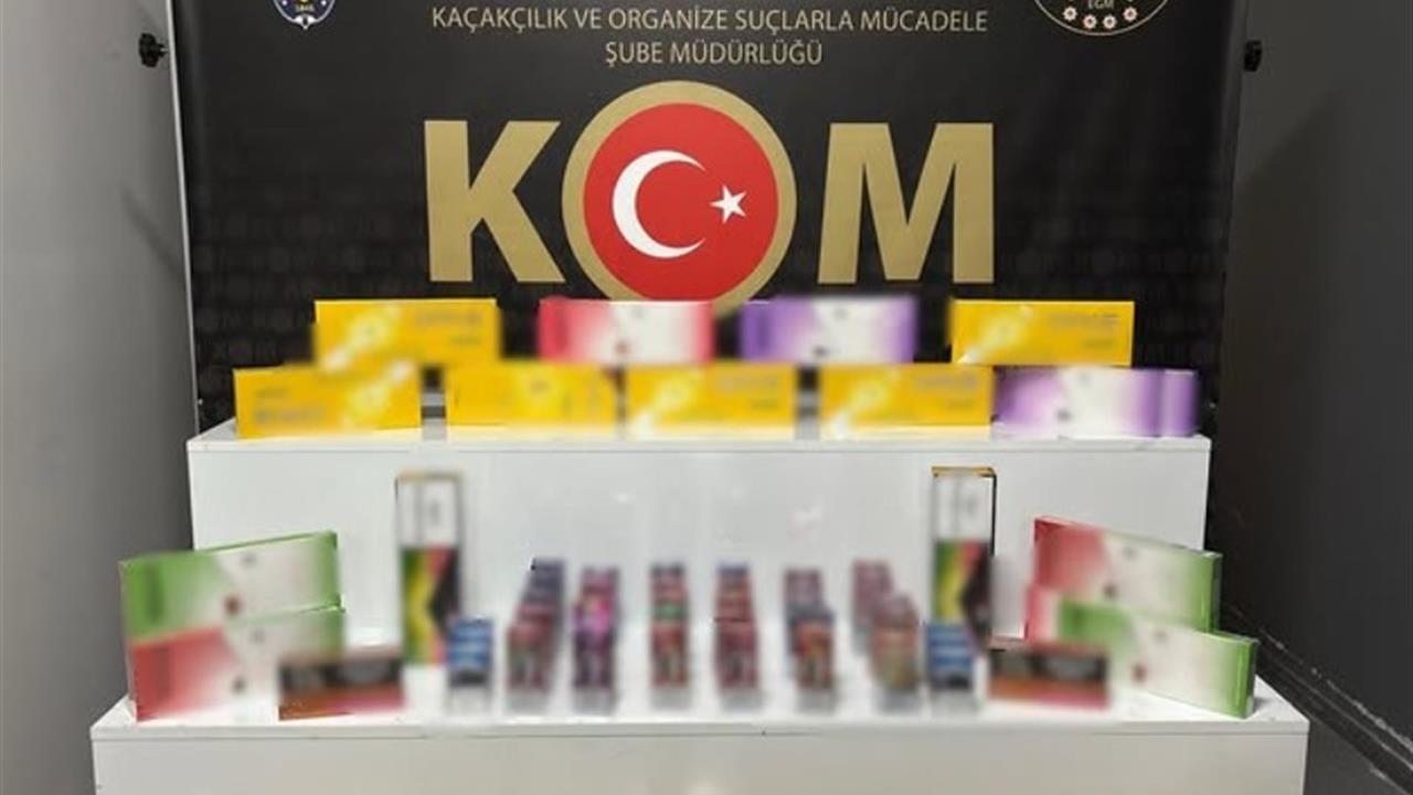 Isparta Merkez'de Yapılan Operasyonda Kaçak Sigara ve Elektronik Sigara Ele Geçirildi