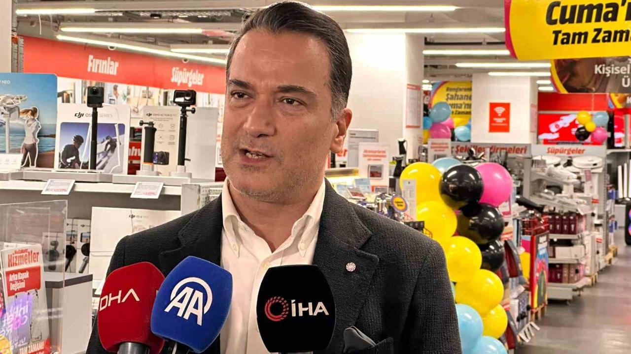 İstanbul'da MediaMarkt, Rengârenk Şahane Cuma etkinliği ile alışveriş keyfini artırıyor.