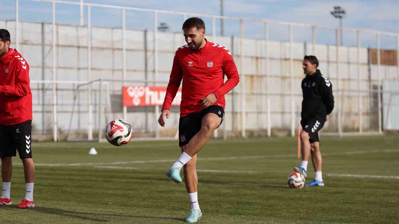 Sivasspor, Boluspor ile Oynayacağı Maç İçin Hazırlıklarını Sürdürüyor