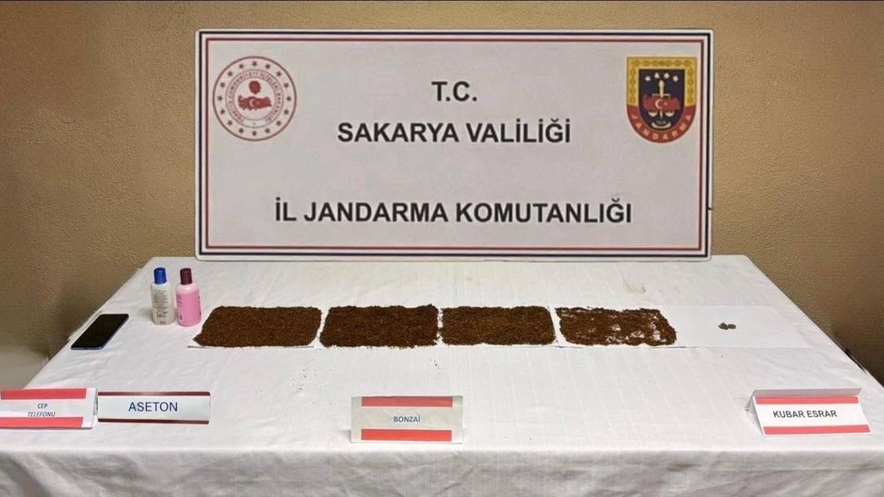 Sakarya Serdivan'da Jandarma Ekipleri Uyuşturucu Operasyonu Düzenledi
