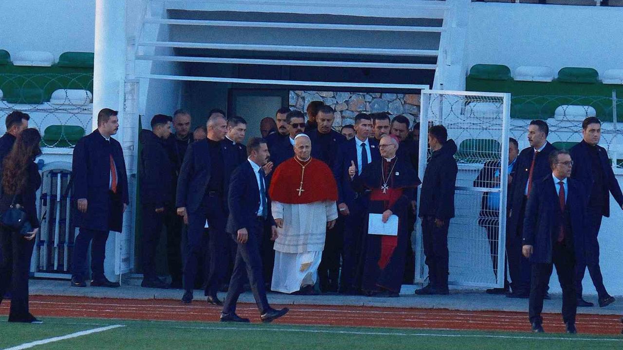 Bursa İznik'te Gerçekleşen Ayin Sonrası Papa 14.Leo Ayrıldı