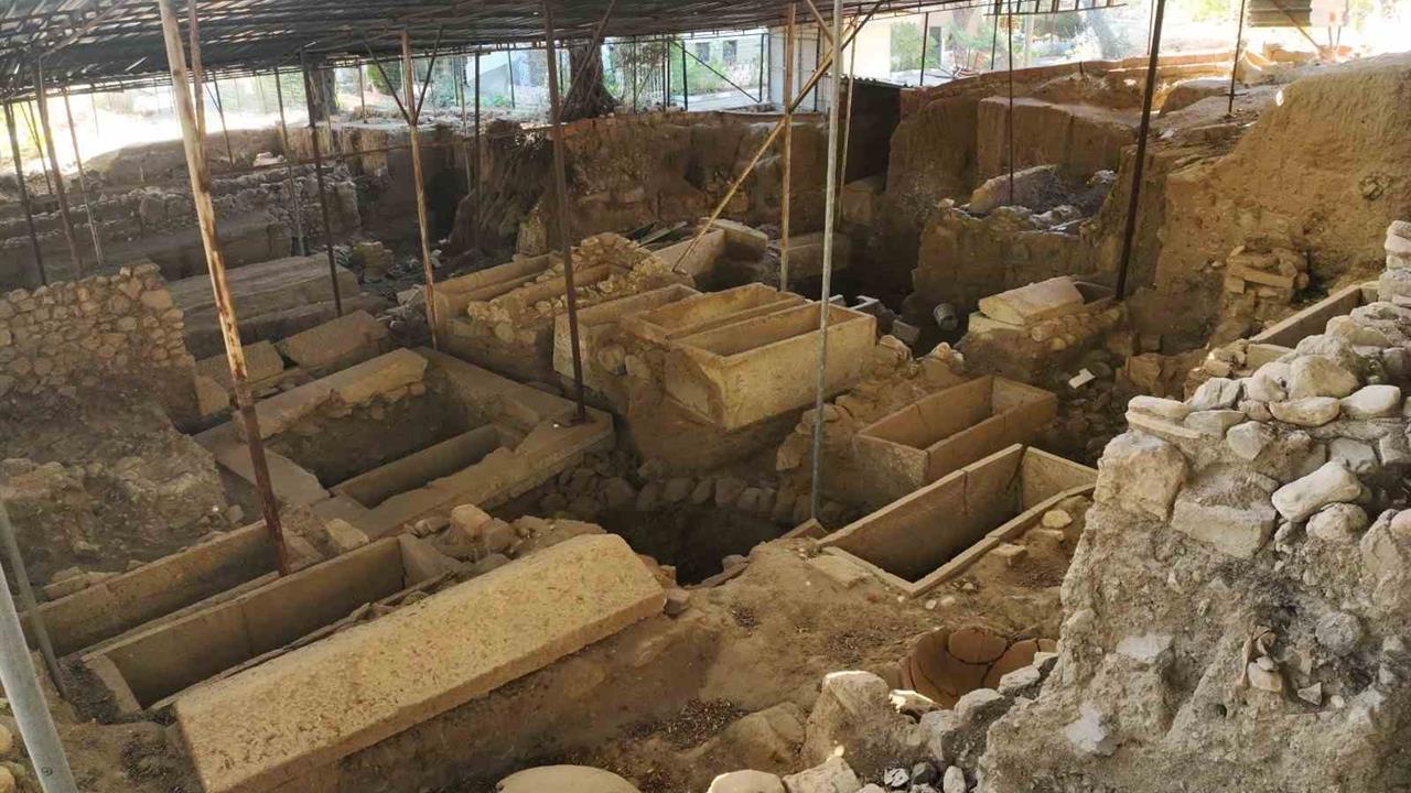 Balıkesir'de Antandros Kazıları Hızla İlerliyor ve Tarih Gün Yüzüne Çıkıyor