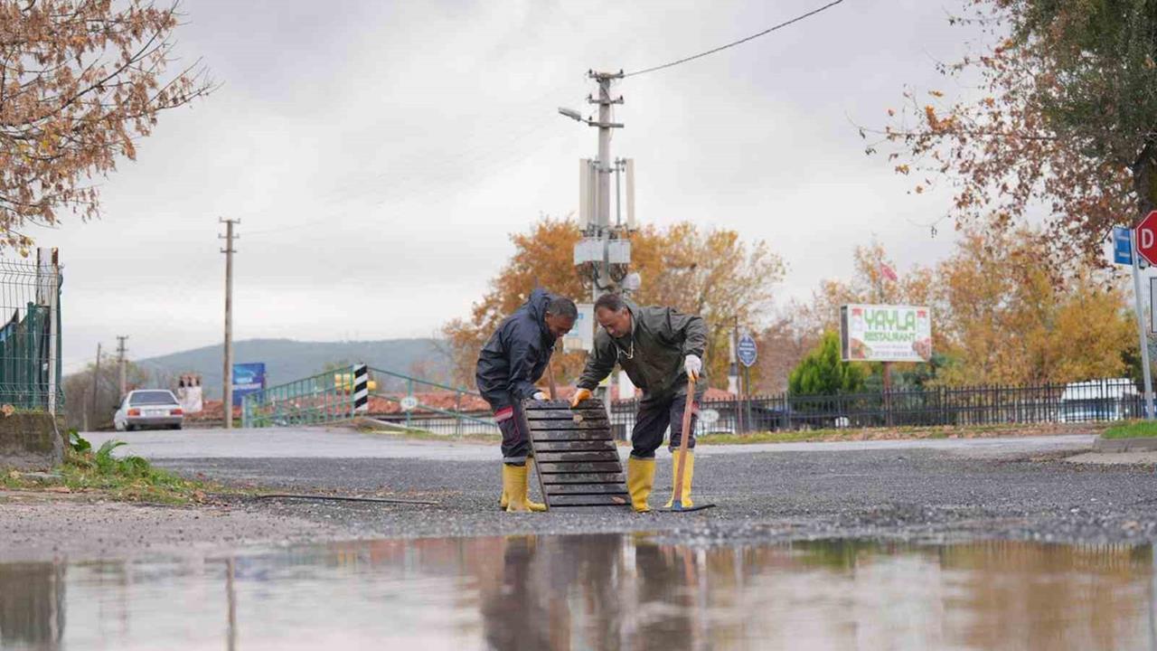Menteşe'de Kuvvetli Yağış Uyarısı Üzerine Belediye Hazırlıklarını Yaptı
