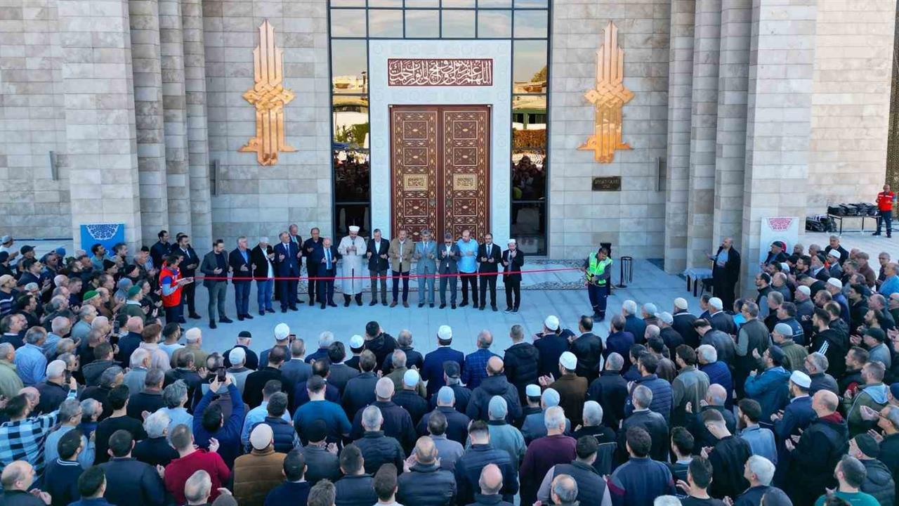 Bursa Demirtaş'ta Yeni DOSAB Camii Açılışı Gerçekleştirildi
