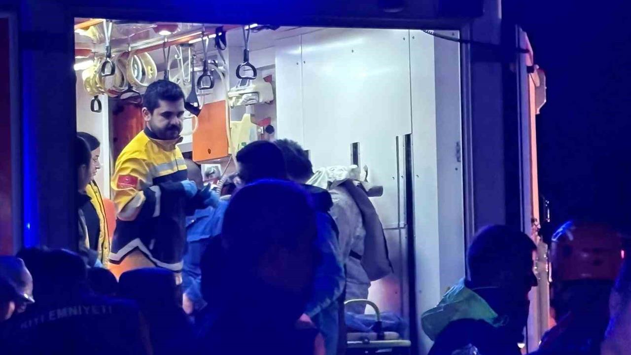 Kocaeli Kandıra'da Yangın Çıkan Gemiden 25 Personel Tahliye Edildi