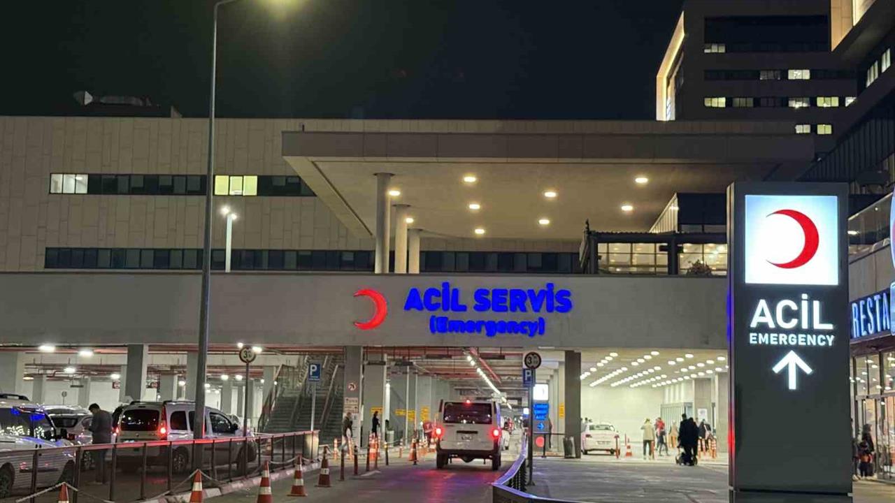 Başakşehir'de Okulda Gıda Zehirlenmesi Yaşandı, Kantinci Gözaltında