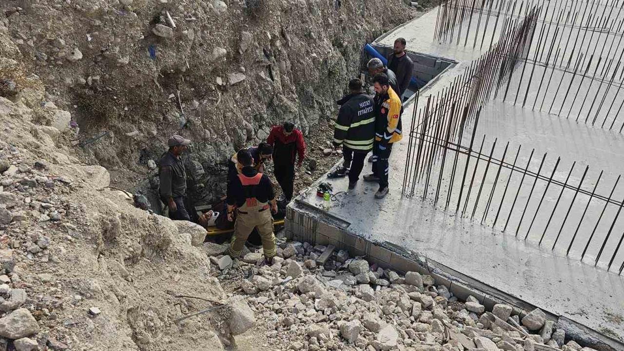 Hatay Defne'de İnşaat Temeline Düşen Şahıs Kurtarıldı