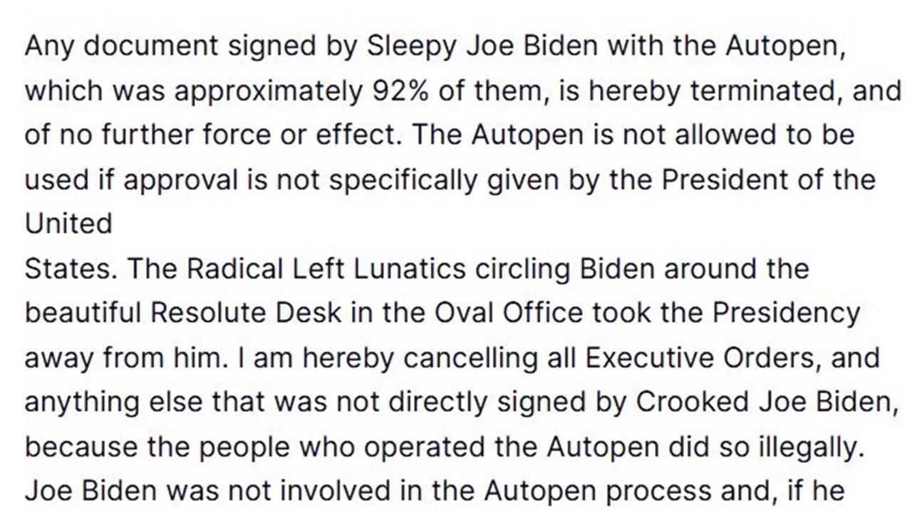 Washington'da Trump, Biden'ın İmzalamadığı Tüm Kararnameleri İptal Etti