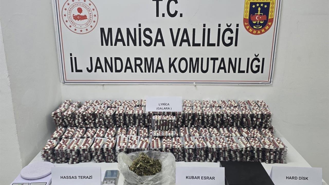 Turgutlu'da Jandarma, Zehir Tacirine Yönelik Operasyonda Kadını Gözaltına Aldı