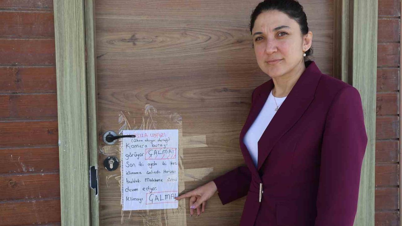 Hatay'daki Kütüphaneye Hırsızlık Girişiminde Bulunanlar İçin Acil Çözüm Gerekiyor