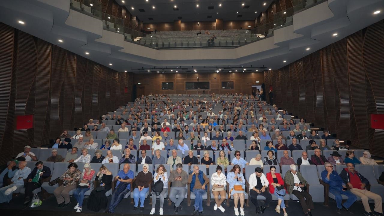 Mersin’de Emekliler ‘ben Anadolu’ İle Tarihe Yolculuk Yaptı