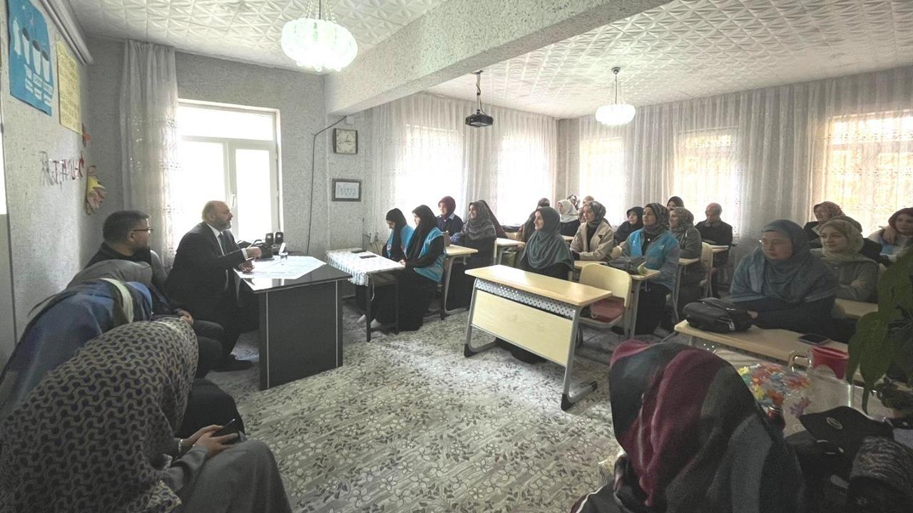 Kütahya'da Gençlerin Dini ve Ahlaki Gelişimi İçin Buluşma Gerçekleştirildi