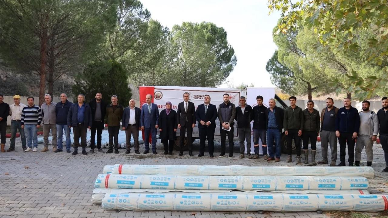 Bilecik Söğüt'te 52 Çiftçiye Sera Naylonu Dağıtıldı