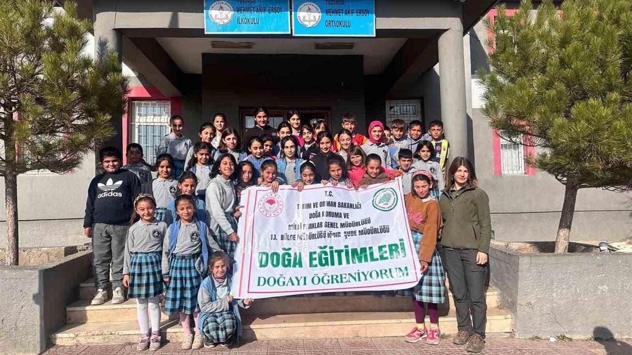 Iğdır Tuzluca'da Öğrencilere Biyolojik Çeşitlilik ve Biyokaçakçılık Eğitimi Verildi