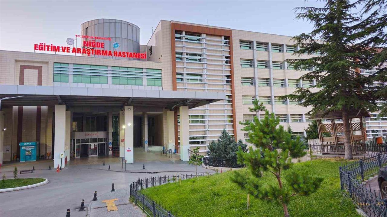 Niğde Ömer Halisdemir Eğitim ve Araştırma Hastanesi'nde Yangın Kısa Sürede Söndürüldü