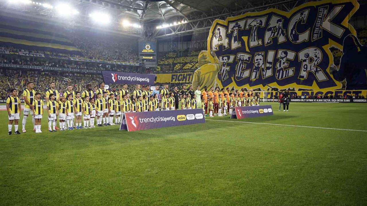 İstanbul Kadıköy'de Fenerbahçe ile Galatasaray 64. kez karşı karşıya gelecek.