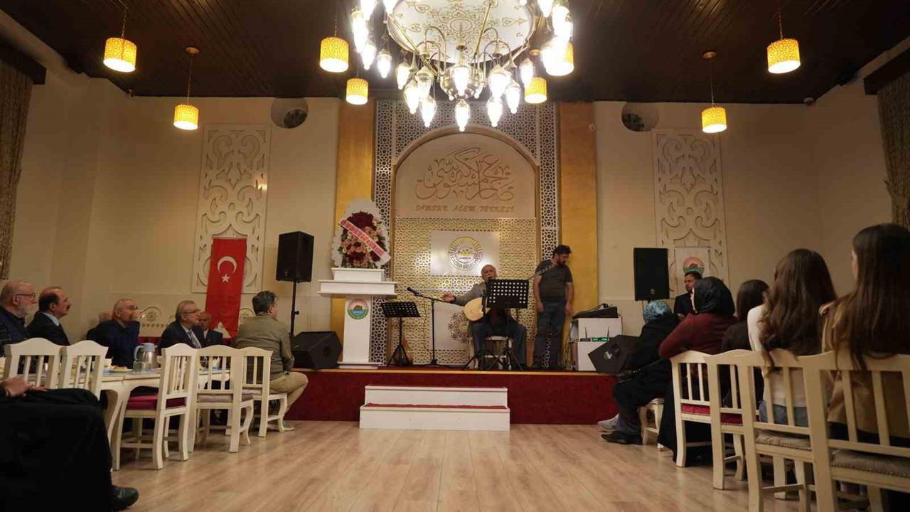 Samsun'da Aşık Ramazan Yavuz Arslan için Vefa Gecesi Yapıldı