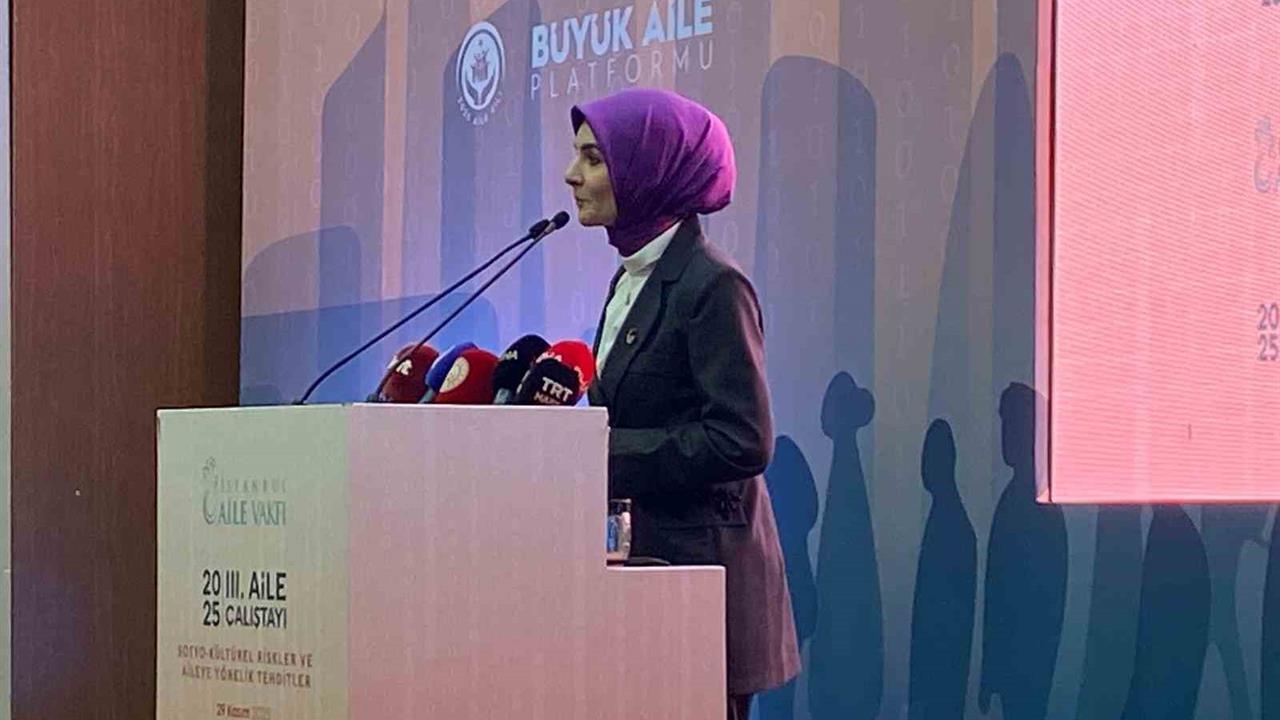 İstanbul'da Bakan Göktaş, Aileyi Korumanın Gelecek Nesillere Sorumluluk Olduğunu Belirtti