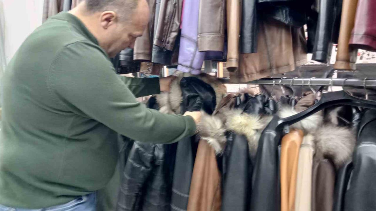 Denizli'de 36 yıllık deri ustası, çırak eksikliğine dikkat çekti.