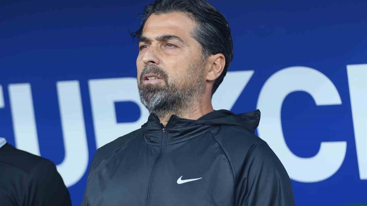 Çaykur Rizespor Teknik Direktörü İlhan Palut, Takımdan Ayrıldığını Açıkladı.