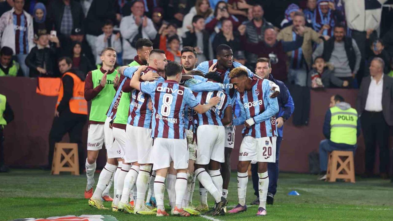 Trabzon'da Gerçekleşen Maçta Trabzonspor: 3 - Konyaspor: 1