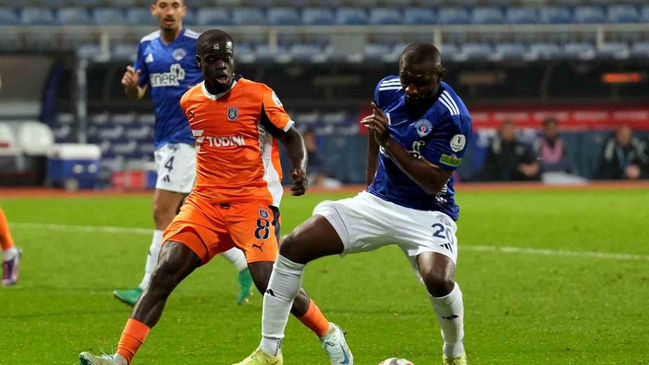 İstanbul Kasımpaşa'da RAMS Başakşehir, Kasımpaşa'yı 3-1 Mağlup Etti