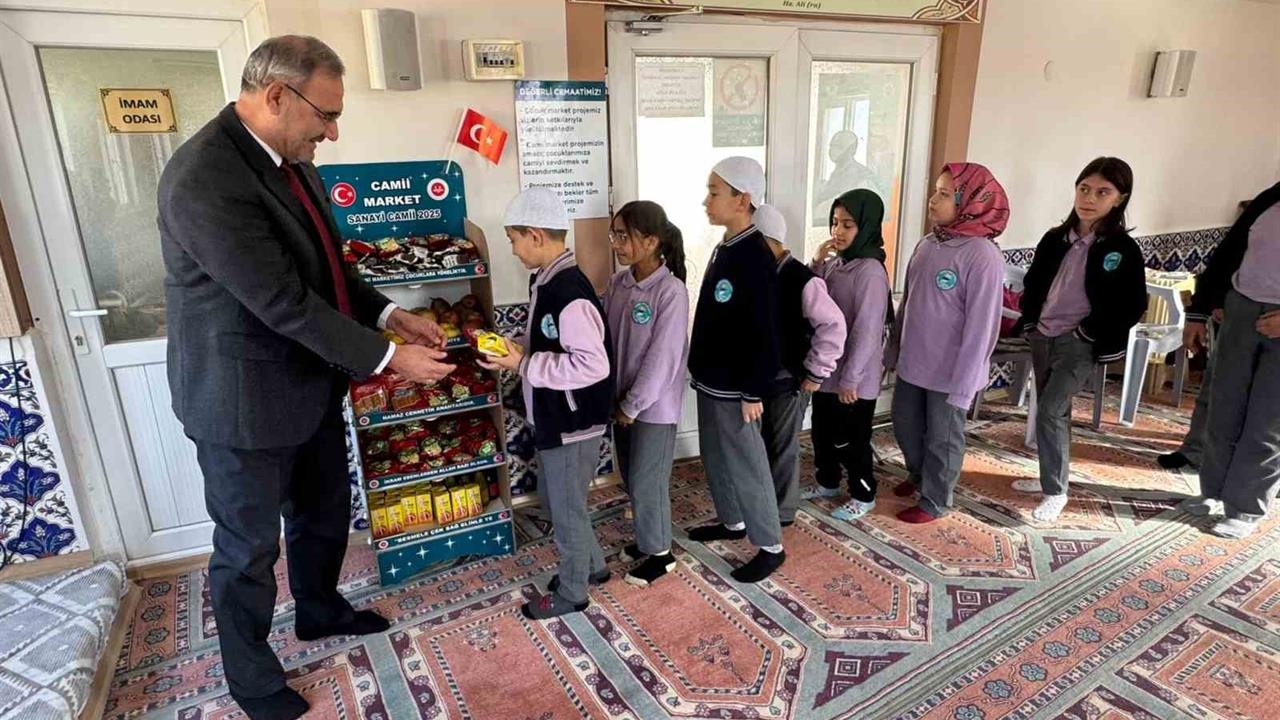 Bilecik Gölpazarı'ndaki Cami Market Projesi Öğrenciler Tarafından Ziyaret Edildi