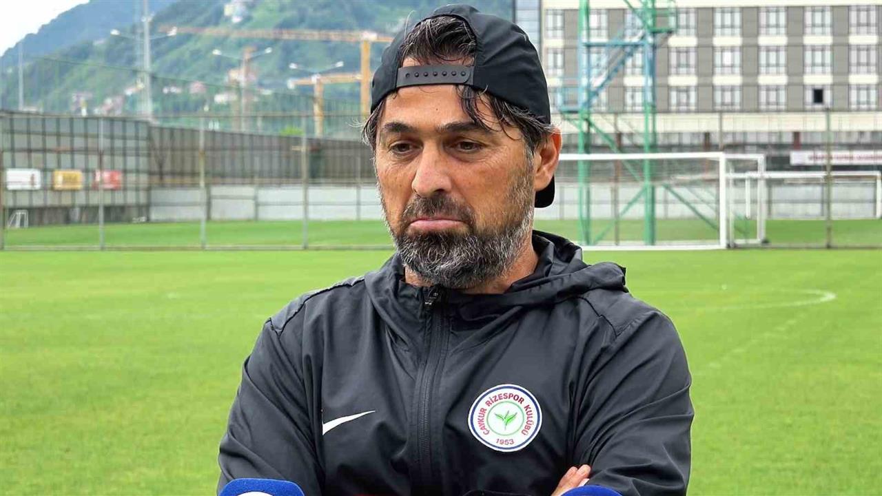 Çaykur Rizespor Teknik Direktörü İlhan Palut, Süper Lig'de 10 Puan Topladı