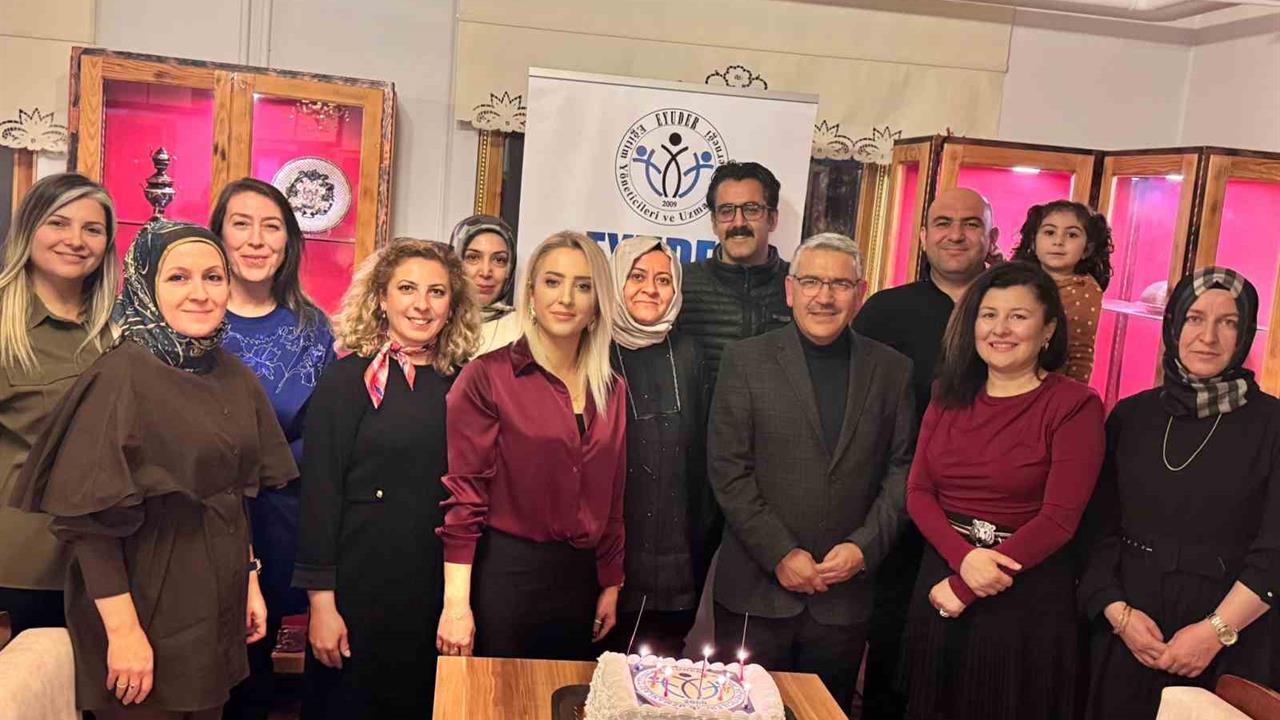 Erzincan EYUDER, Öğretmenler Günü’nde 2026 Planlama Toplantısını Gerçekleştirdi
