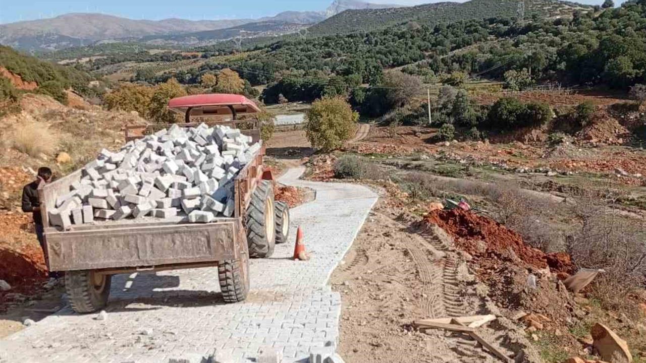 Aydın Karacasu'da Dibekbükü Mevkiindeki Yol Çalışması Artık Sona Erdi