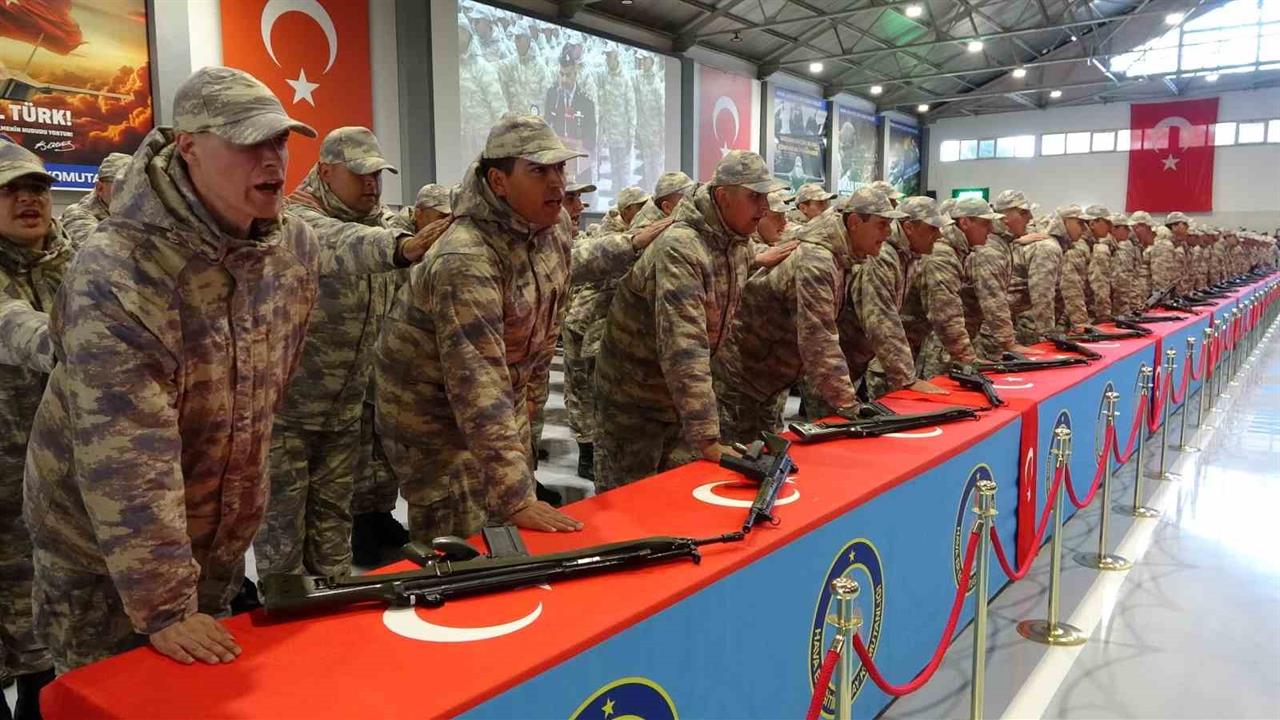 Kütahya Hava Er Eğitim Tugayı'nda 2025 4A Tertip Erlerin Yemin Töreni Gerçekleşti